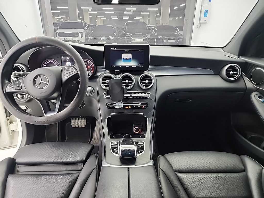 Mercedes Benz GLC Class - Vista 7