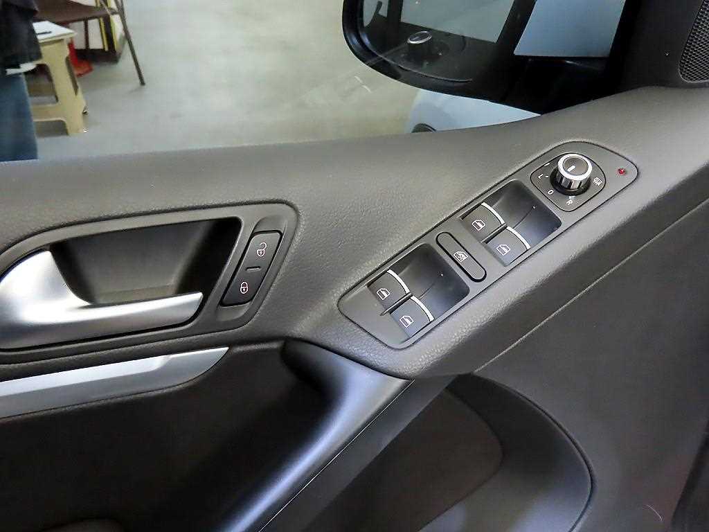 Volkswagen Tiguan 2015 Blanco - Importación desde Corea - HF Imports Iquique - Foto 17