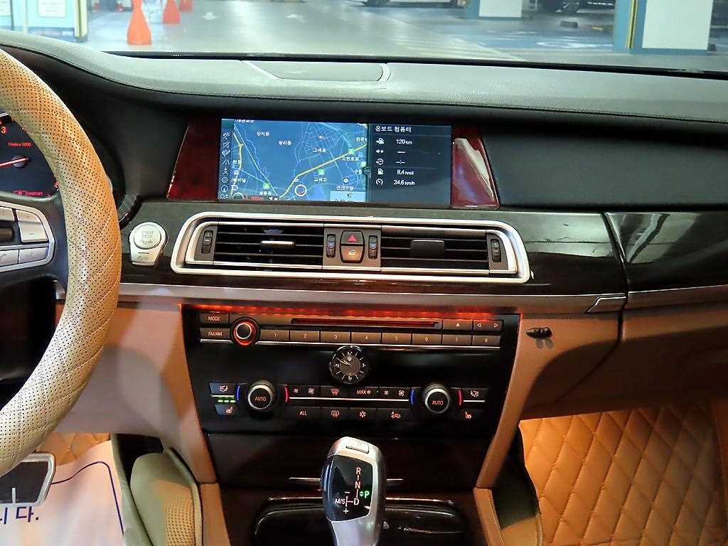 BMW 7 Series - Vista 11