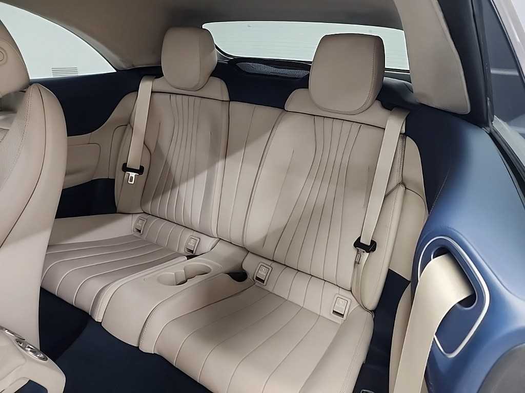 Mercedes Benz E class - Vista 12