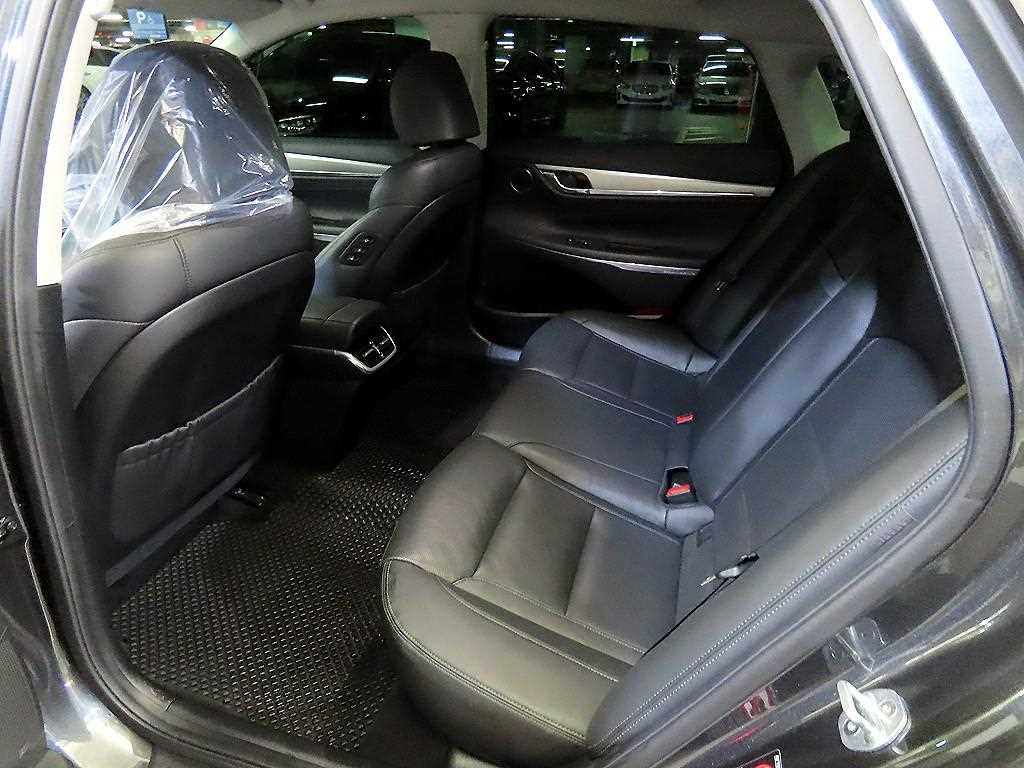 HYUNDAI Grandeur - Vista 7