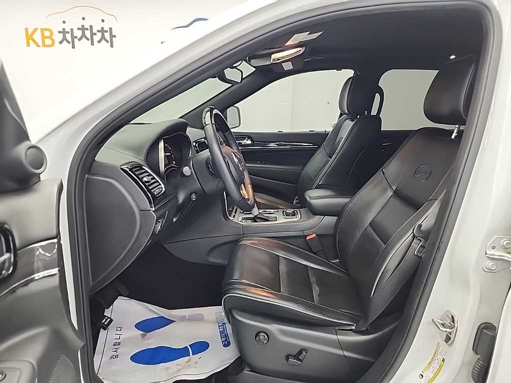 Jeep Cherokee - Vista 11