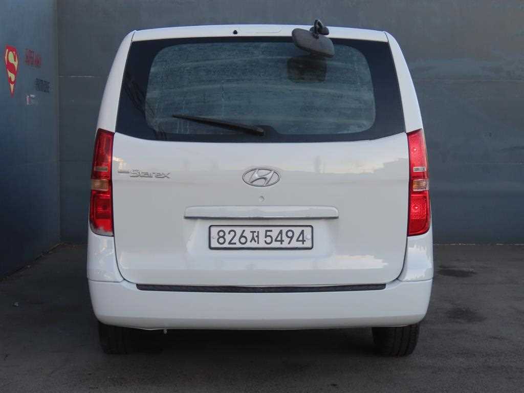 HYUNDAI Starex - Vista 4