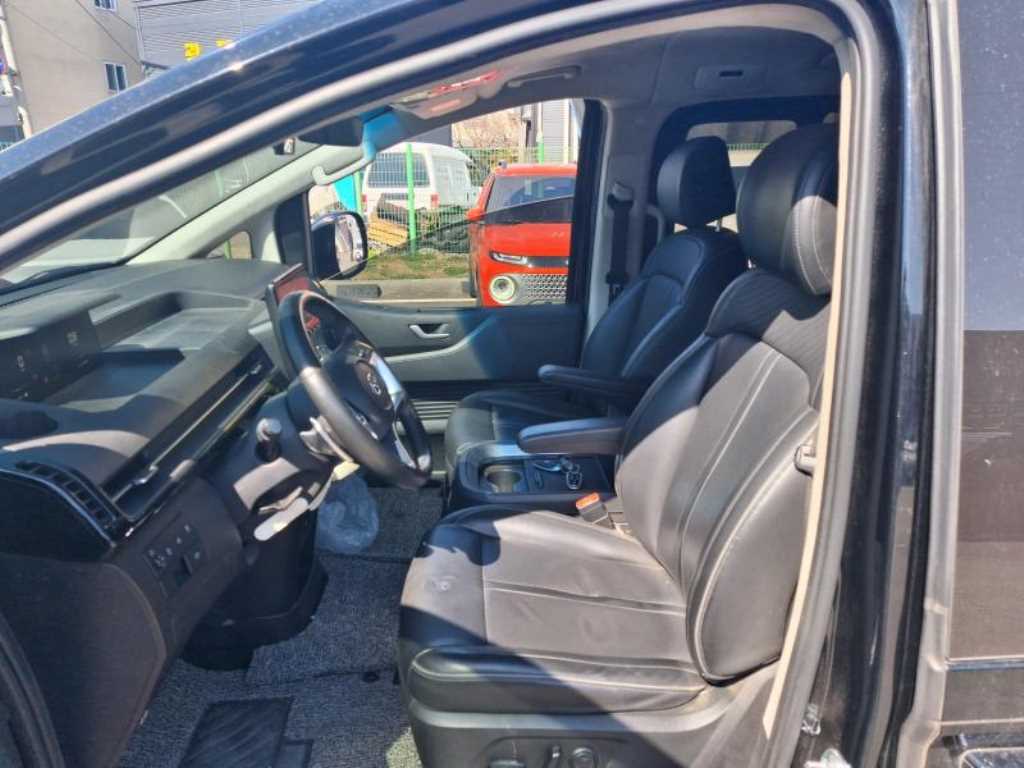 HYUNDAI Staria - Vista 5