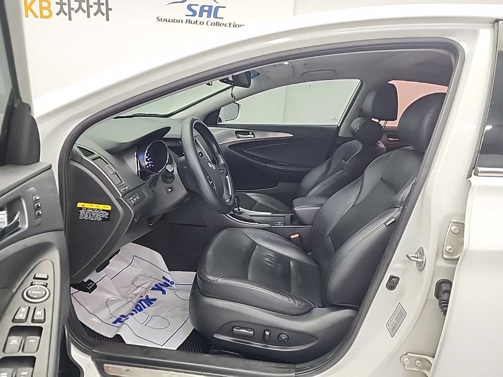 HYUNDAI Sonata - Vista 11