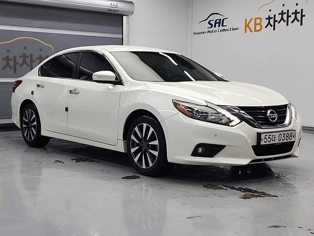 Nissan Altima - Vista 3