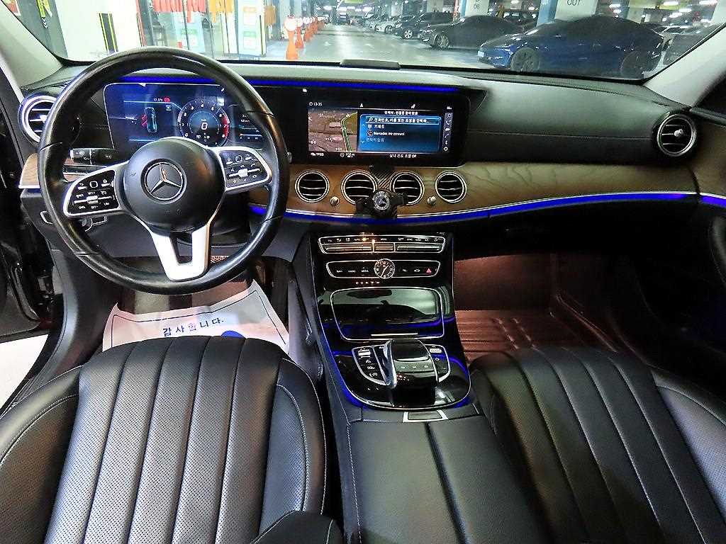 Mercedes Benz E class - Vista 10