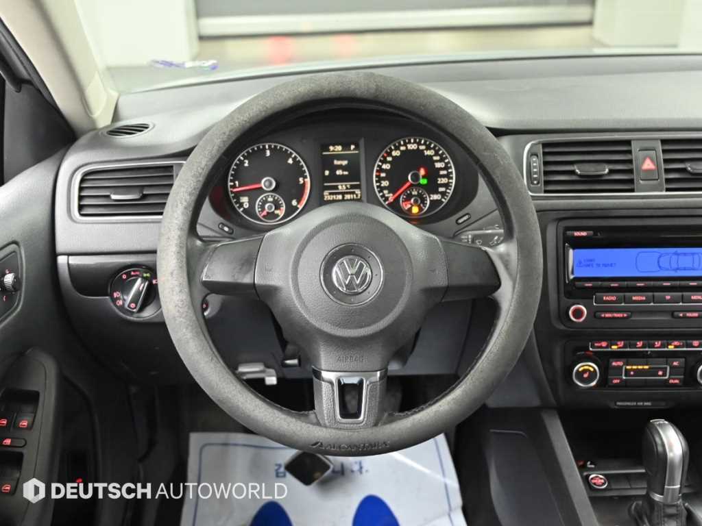 Volkswagen Jetta 2011 Plateado - Importación desde Corea - HF Imports Iquique - Foto 13