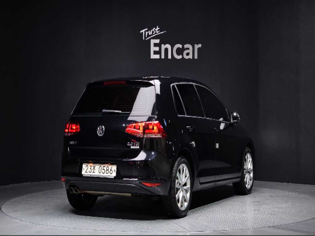 Volkswagen Golf - Vista 2
