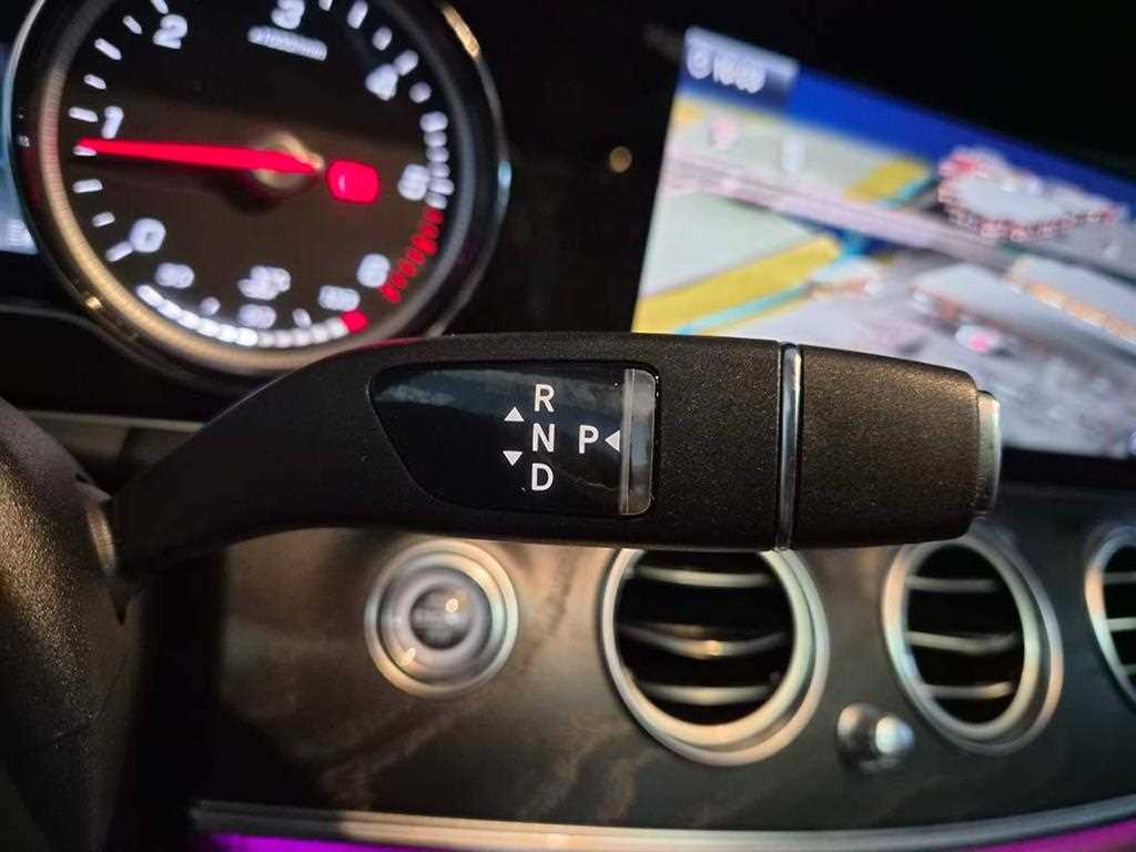 Mercedes Benz E class - Vista 11