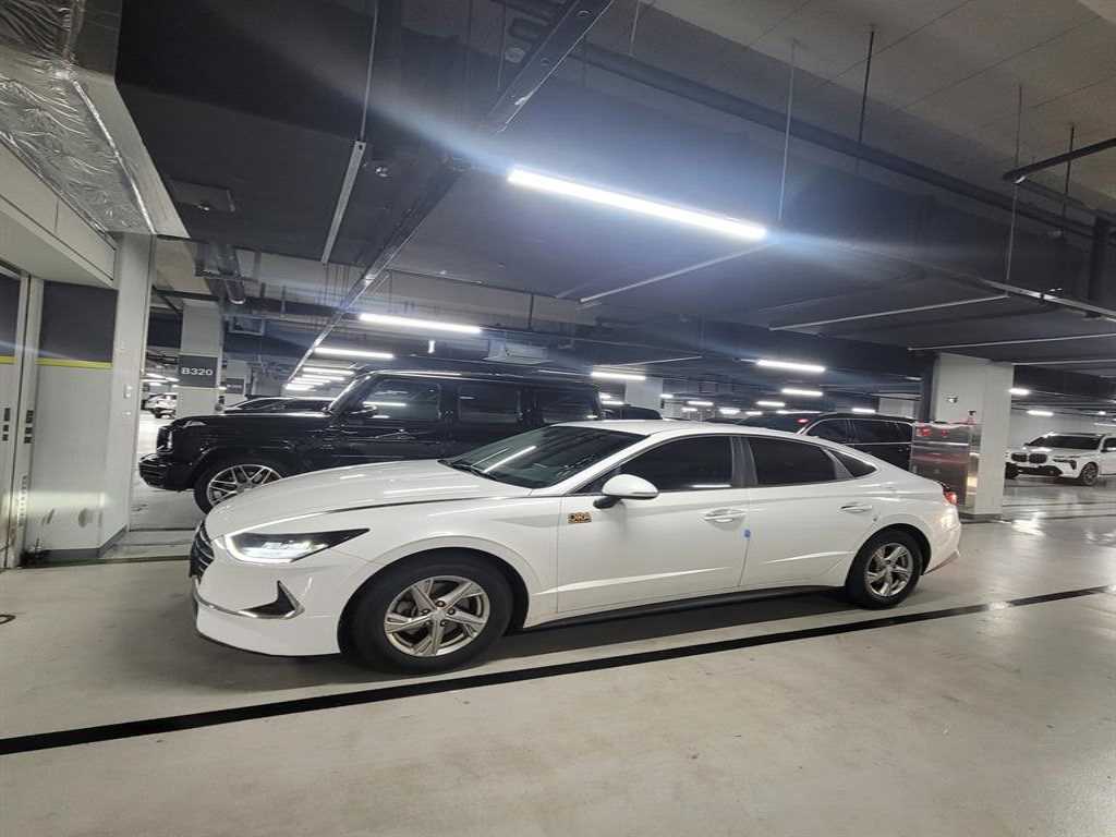 HYUNDAI Sonata - Vista 3