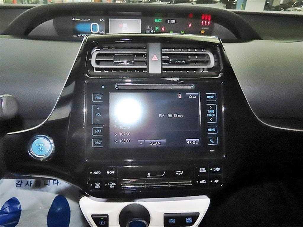 Toyota Prius - Vista 11