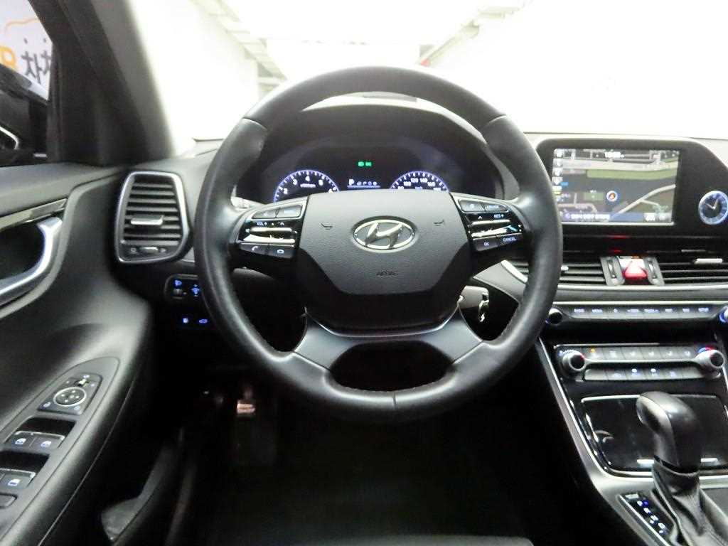 HYUNDAI Grandeur - Vista 7