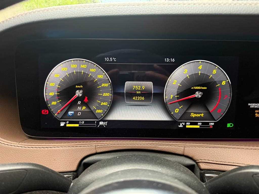 Mercedes Benz S Class - Vista 8