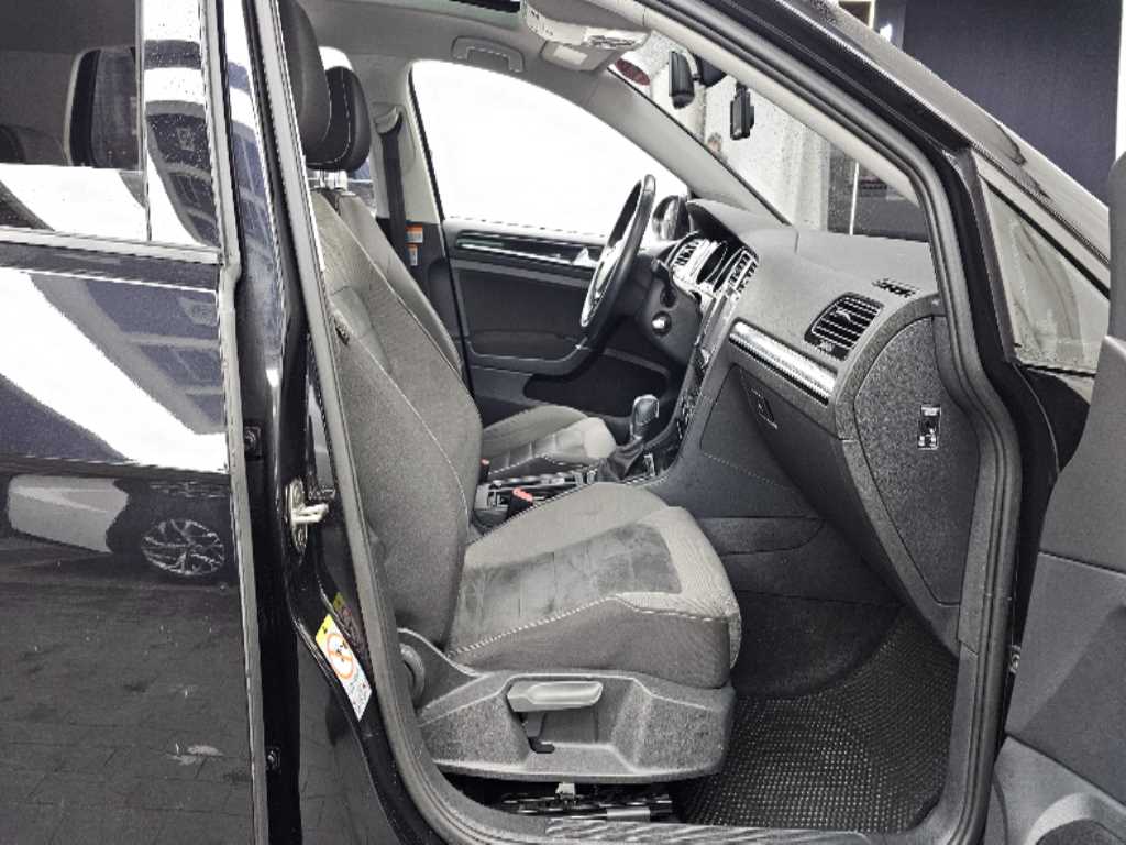 Volkswagen Golf - Vista 11