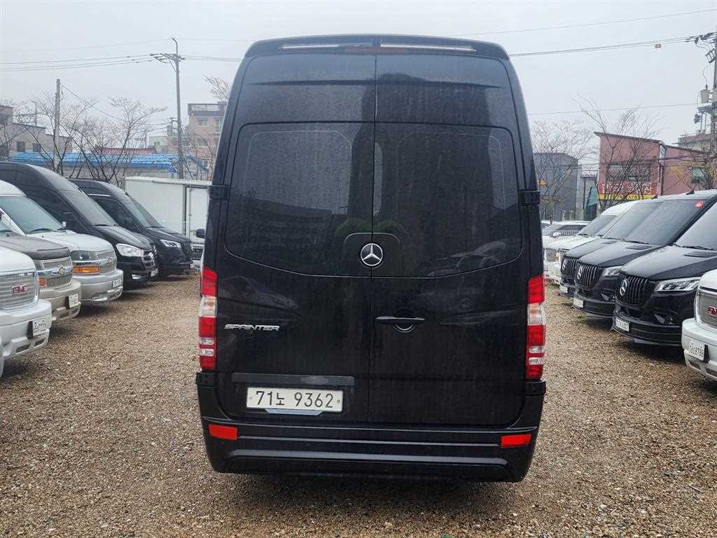Mercedes Benz Sprinter - Vista 11