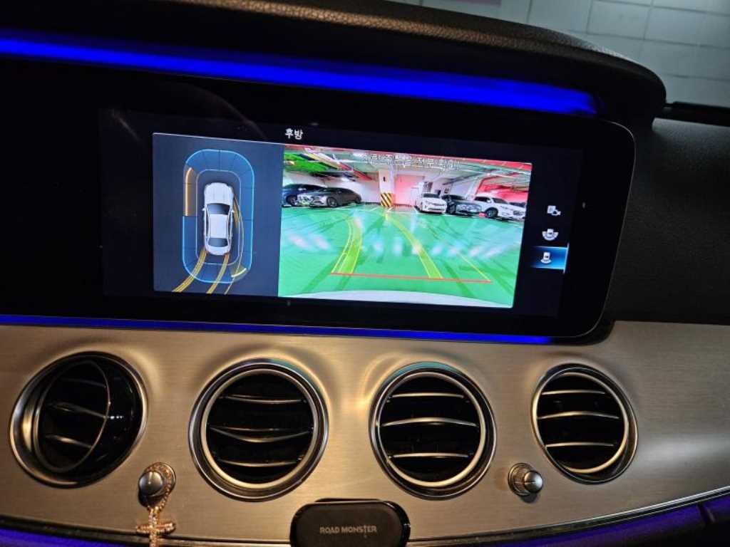 Mercedes Benz E class - Vista 9