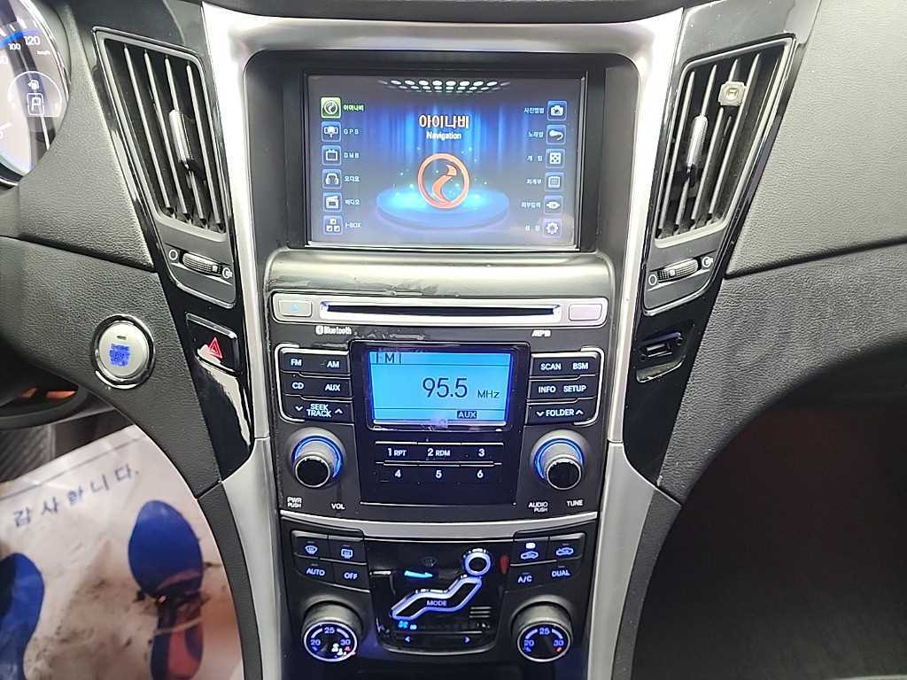 HYUNDAI Sonata - Vista 10