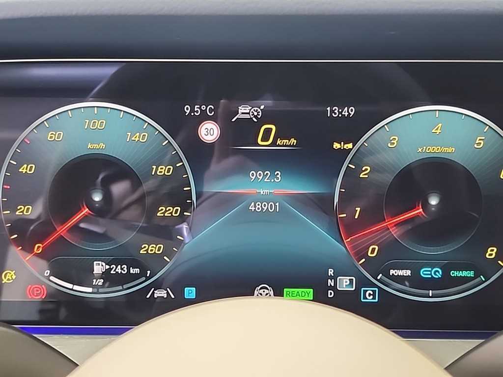 Mercedes Benz E class - Vista 6