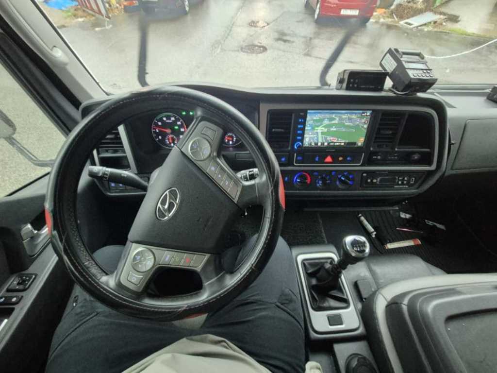 medium and large cargo truck - Vista 10