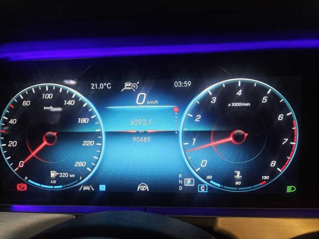 Mercedes Benz E class - Vista 3