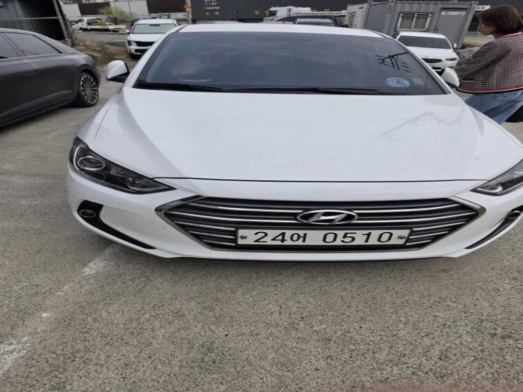 HYUNDAI Avante 2016 Blanco - Importación desde Corea - HF Imports Iquique - Foto 1