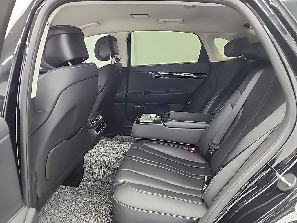 Genesis G80 - Vista 12