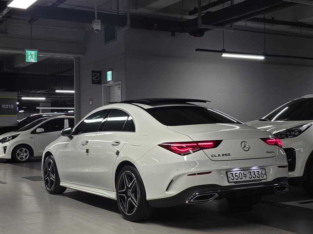 Mercedes Benz CLA Class - Vista 4
