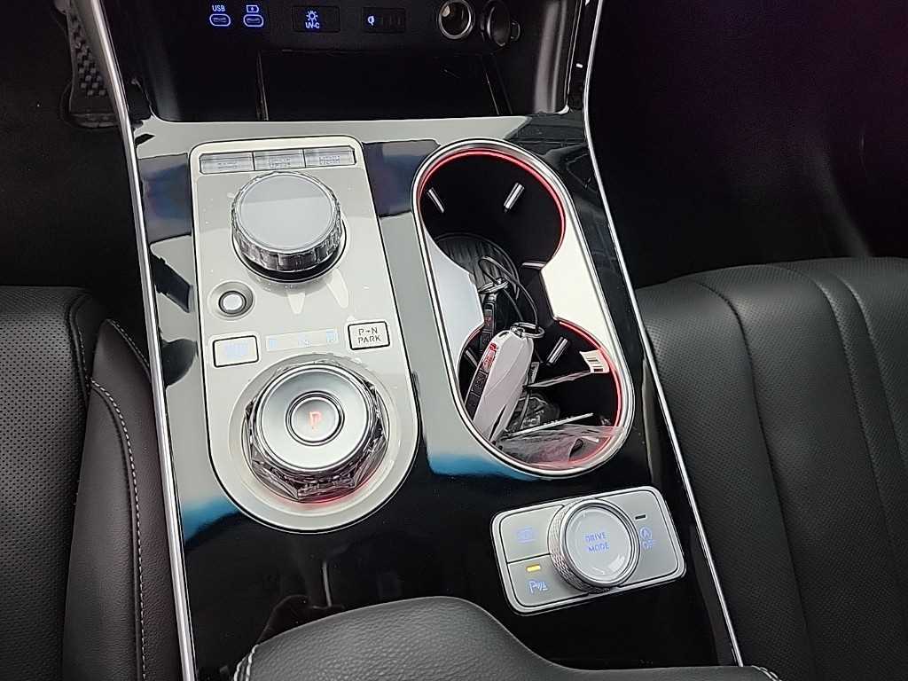 Genesis GV80 - Vista 8