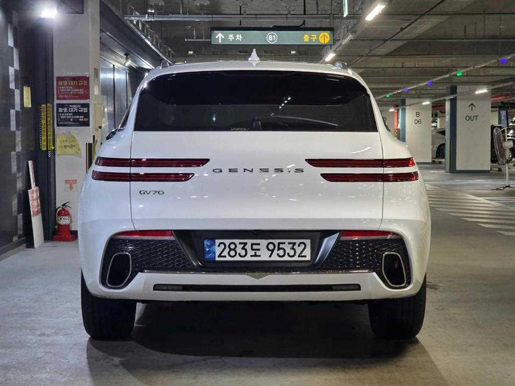 Genesis GV70 - Vista 4