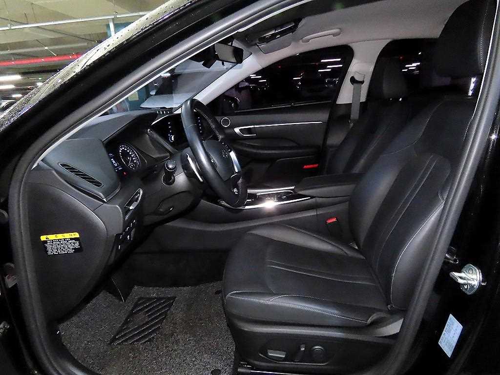 HYUNDAI Sonata - Vista 6