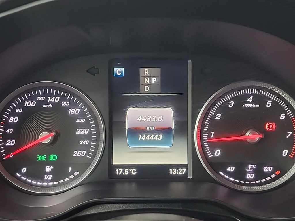 Mercedes Benz GLC Class - Vista 6