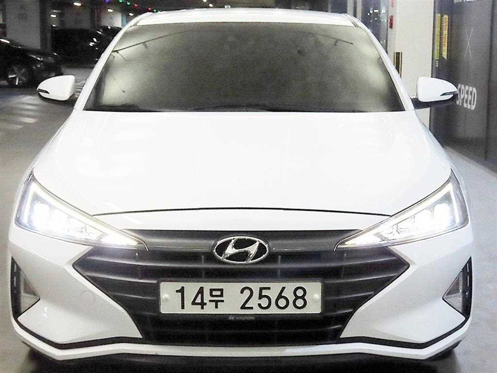HYUNDAI Avante 2019 Blanco - Importación desde Corea - HF Imports Iquique - Foto 1