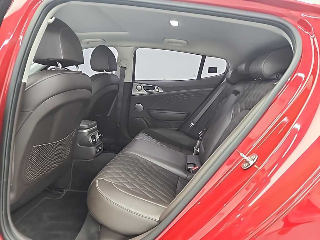 KIA Stinger - Vista 12