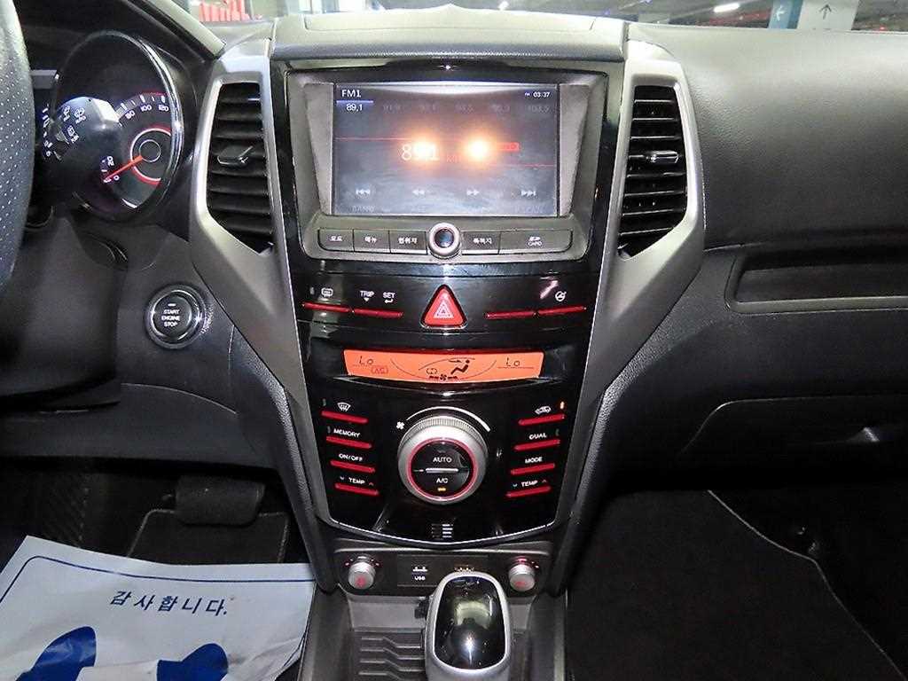 Ssangyong Tivoli - Vista 11