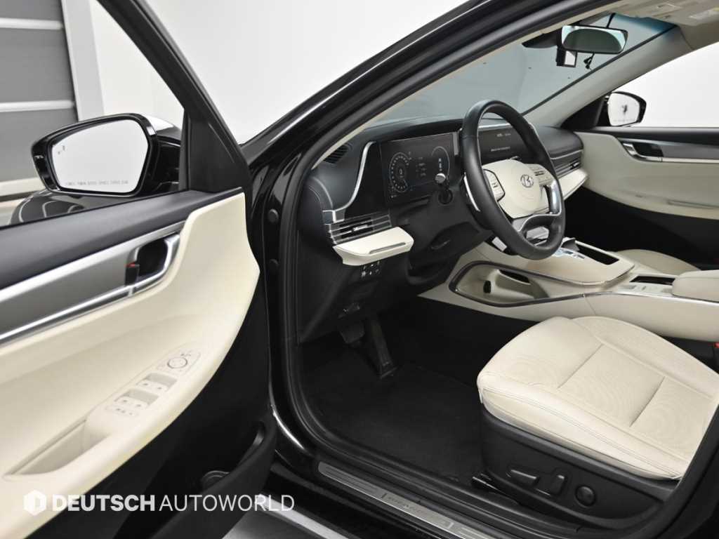HYUNDAI Grandeur - Vista 11