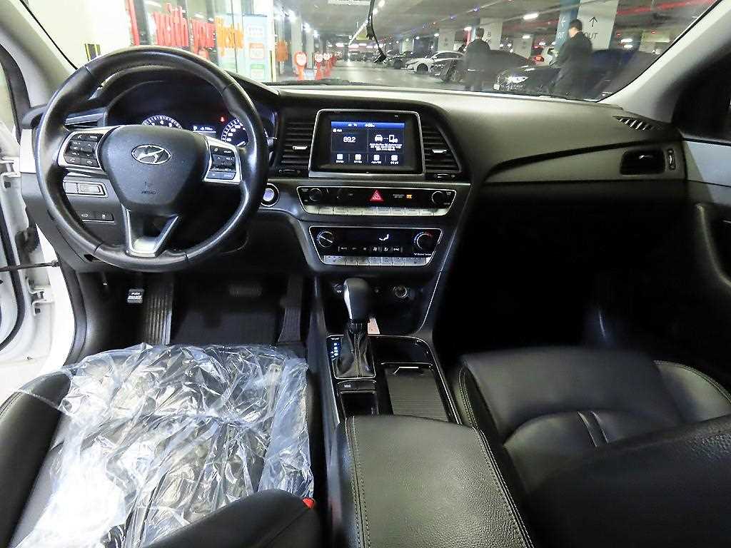 HYUNDAI Sonata - Vista 10