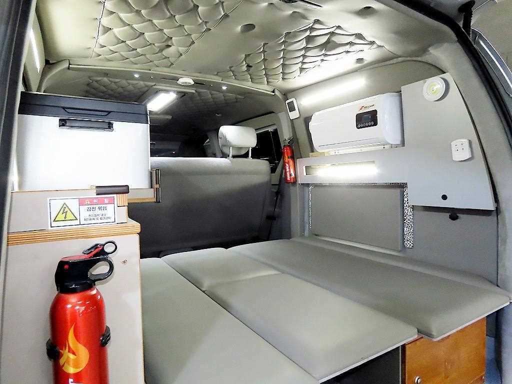 HYUNDAI Starex - Vista 9