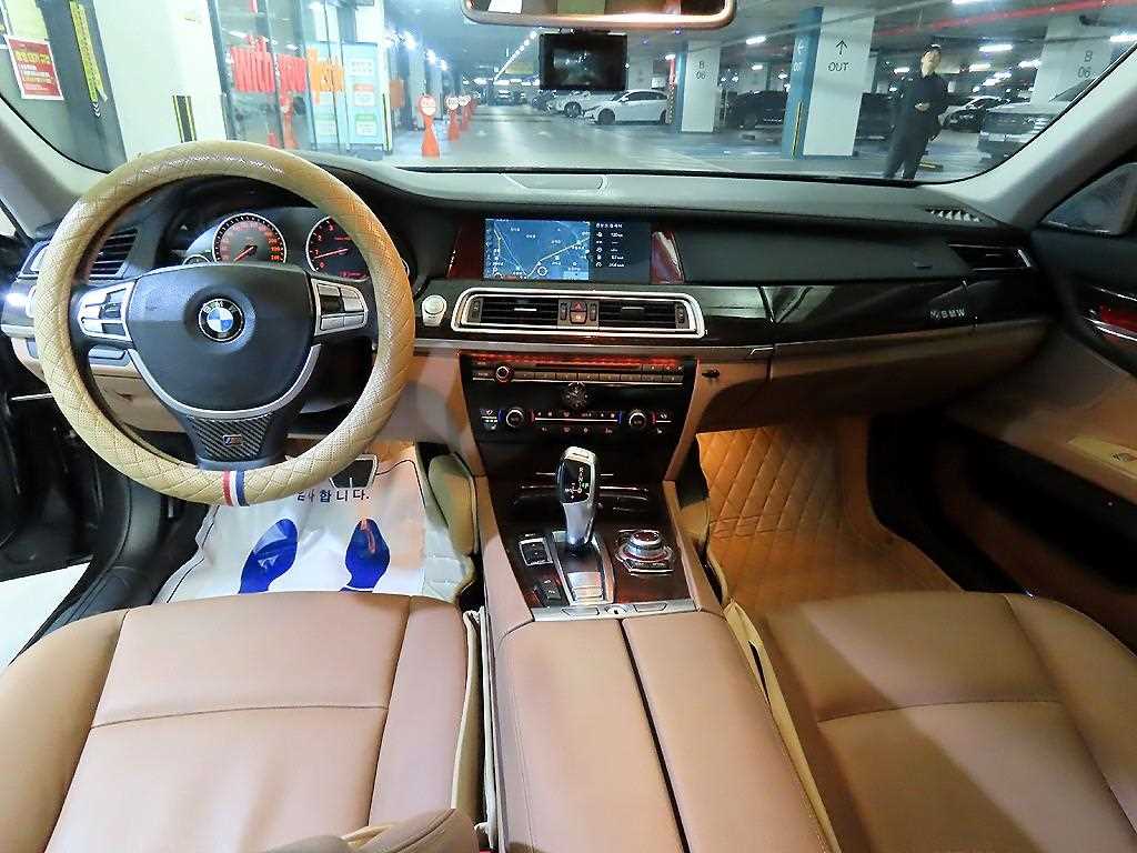 BMW 7 Series - Vista 10