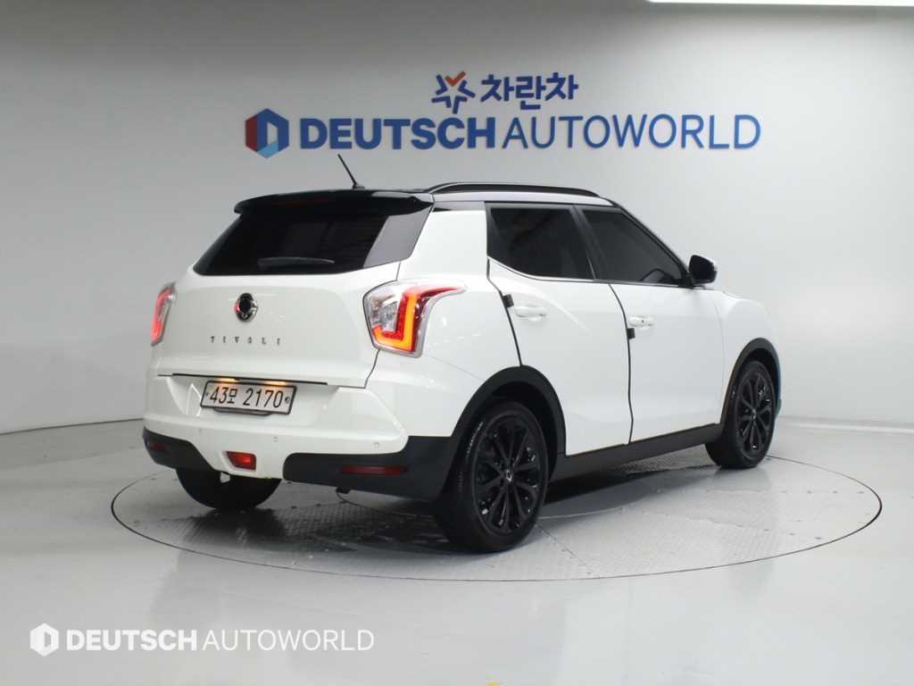 Ssangyong Tivoli - Vista 2