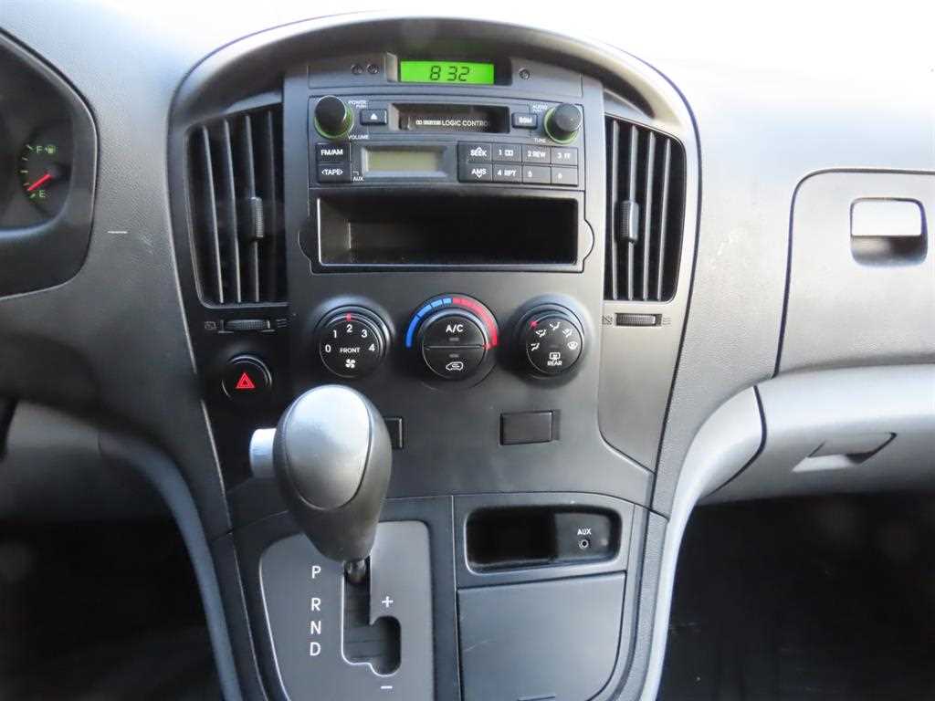 HYUNDAI Starex 2010 - Importación desde Corea - HF Imports Iquique - Foto 13