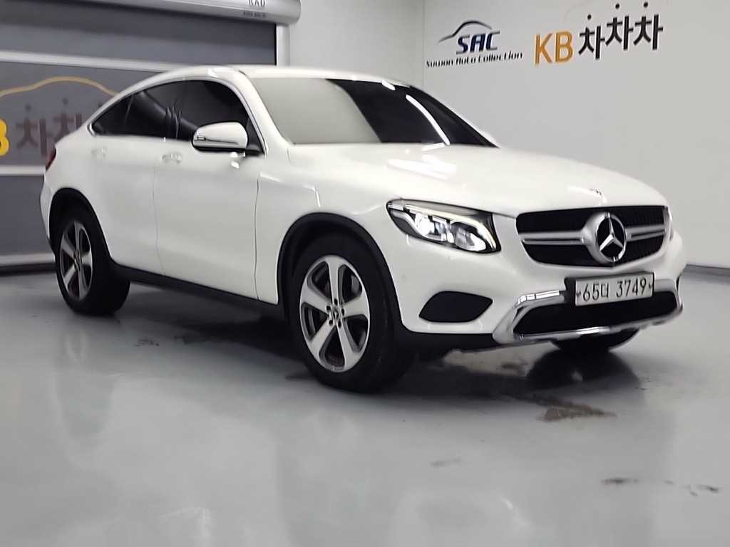Mercedes Benz GLC Class - Vista 4