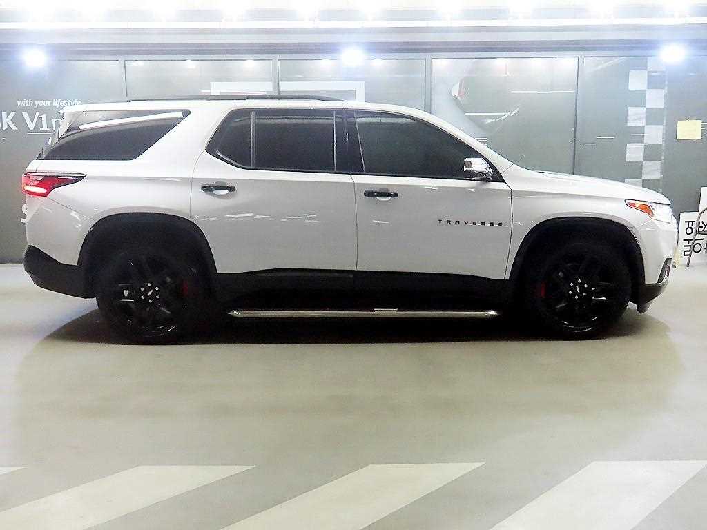 Chevrolet Travers - Vista 3