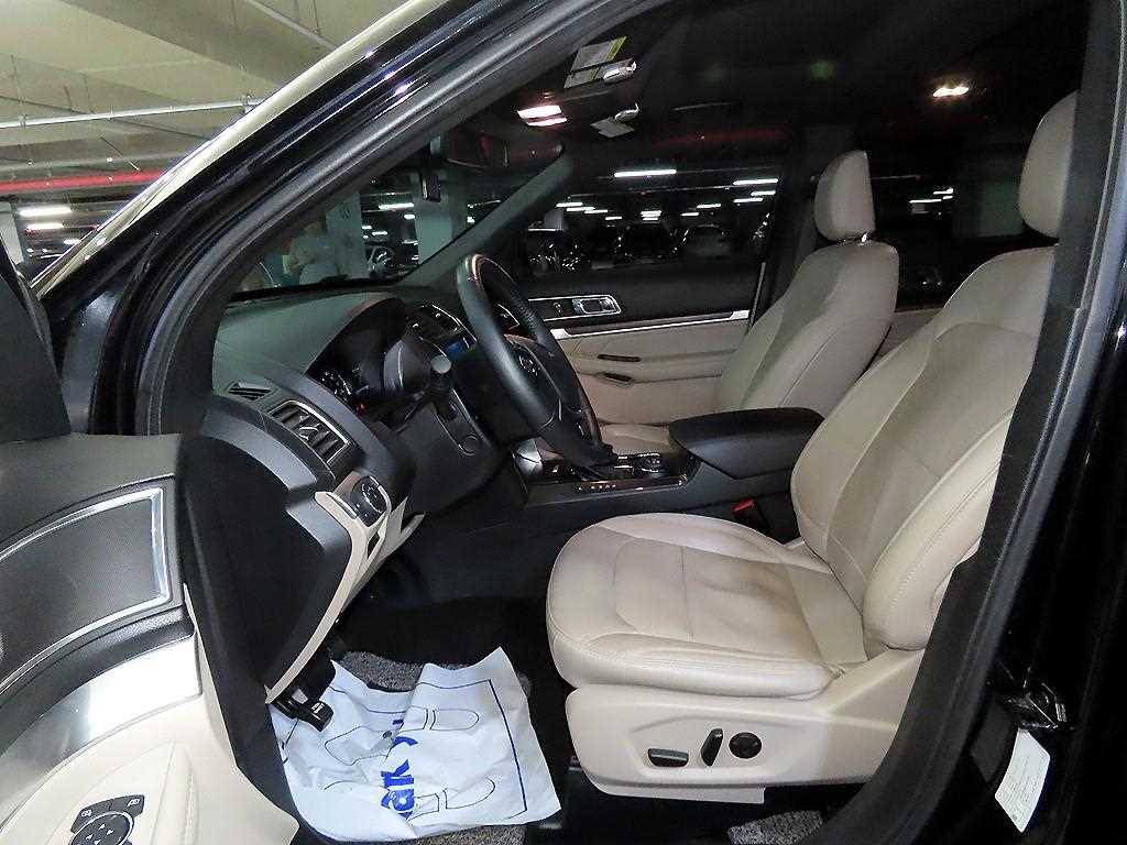 Ford Explorer - Vista 6