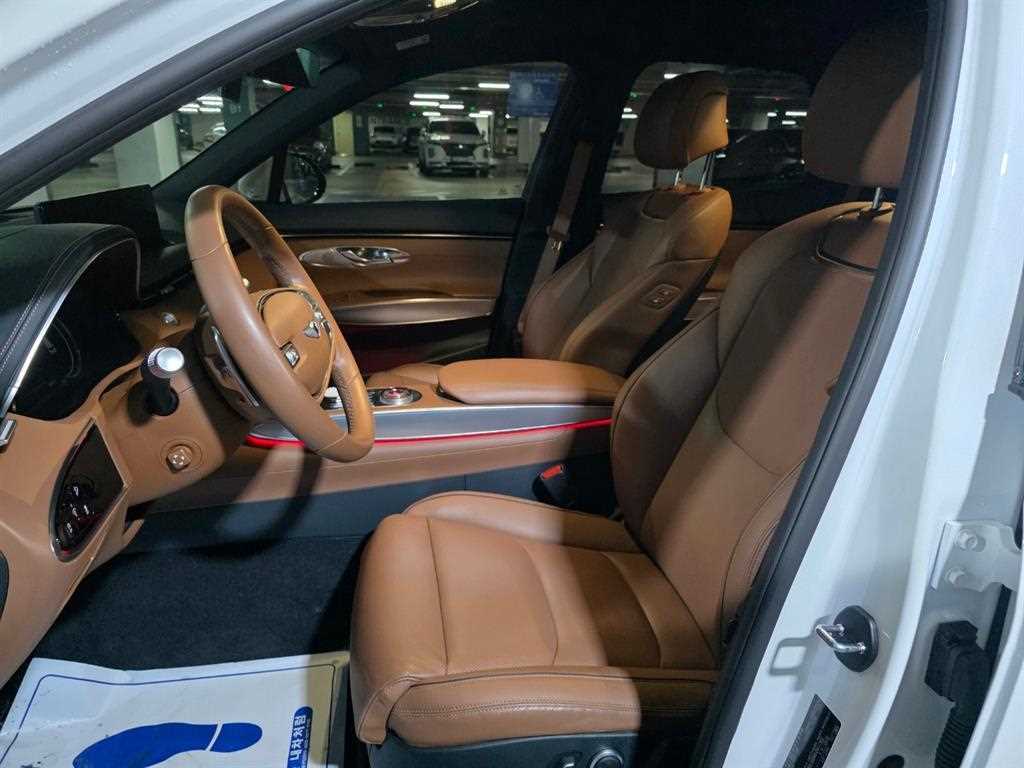 Genesis GV70 - Vista 6