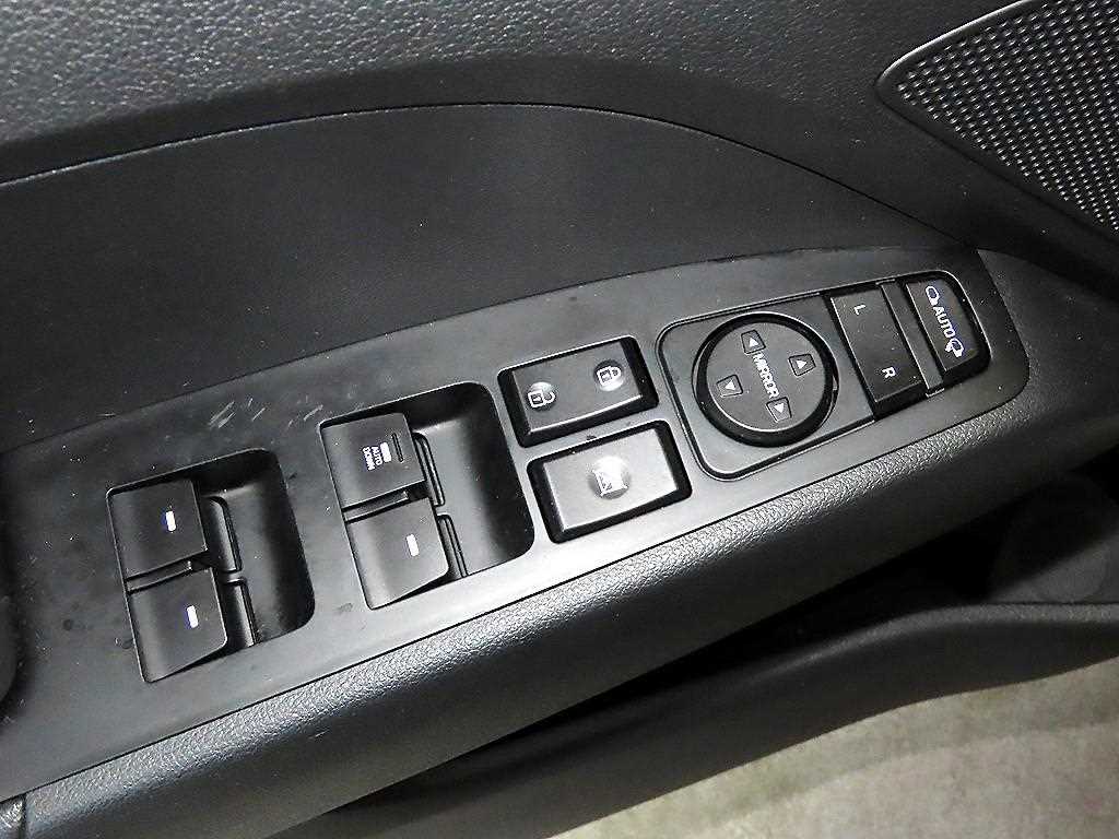 HYUNDAI Avante - Vista 11