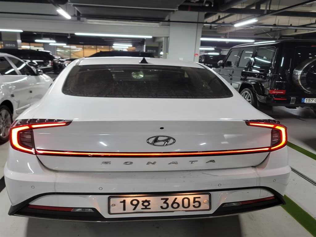 HYUNDAI Sonata - Vista 3