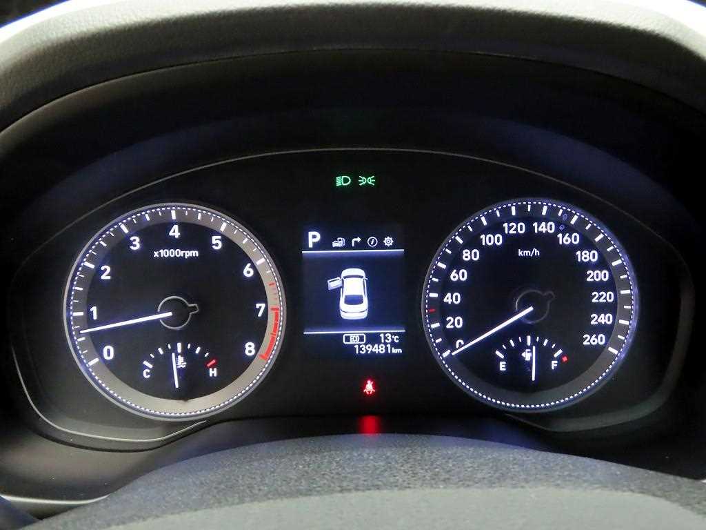 HYUNDAI Grandeur - Vista 5