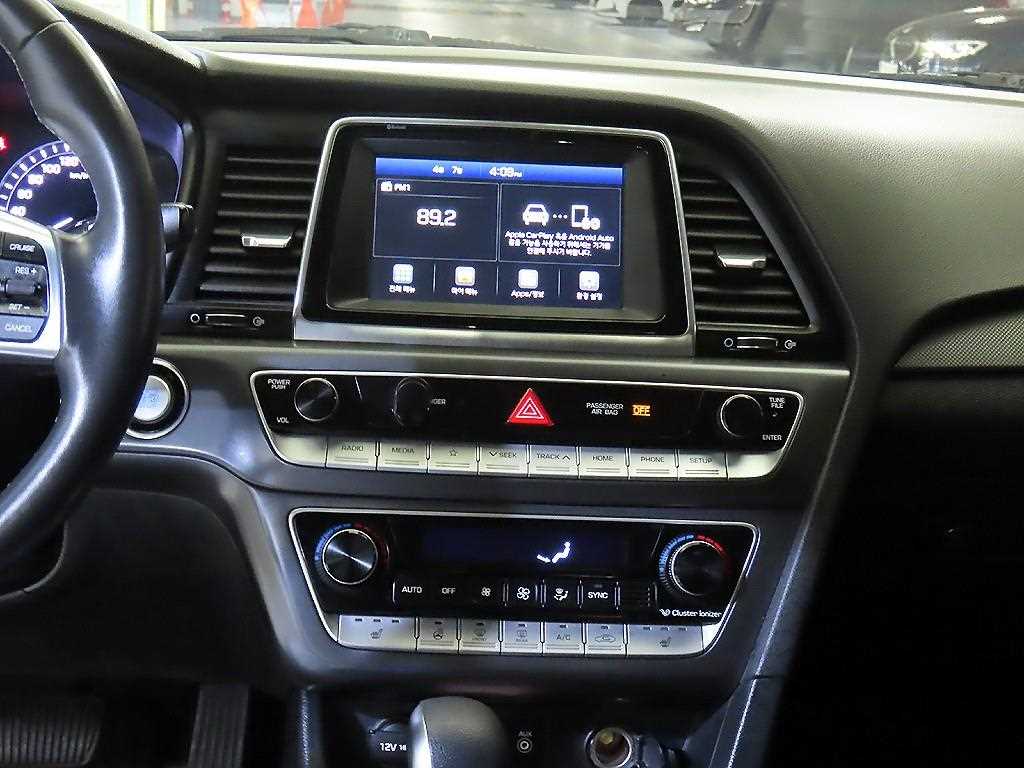 HYUNDAI Sonata - Vista 11