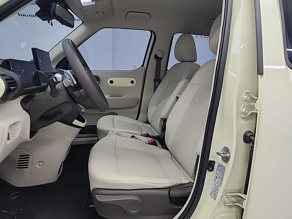 HYUNDAI Casper - Vista 10